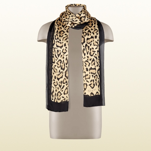 New Gucci Animal Print Stole Silk Satin Scarf with Gucci Box - Picture 2 of 16